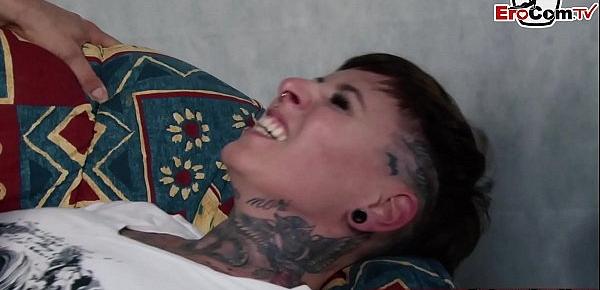  Fotograf verarscht tattoo model und fickt sie